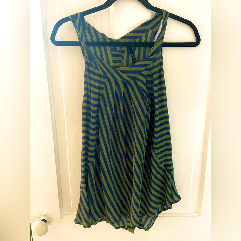 Bellatrix silk striped tank size medium no flaws